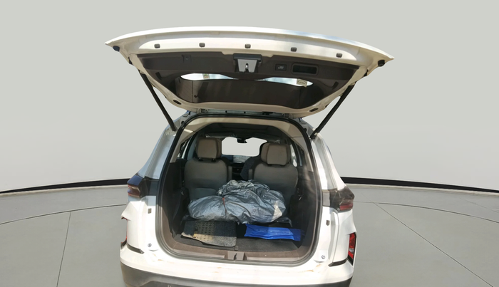 2023 Tata Safari ACCOMPLISHED PLUS 6 STR DUAL TONE, Diesel, Manual, 12,388 km, exterior