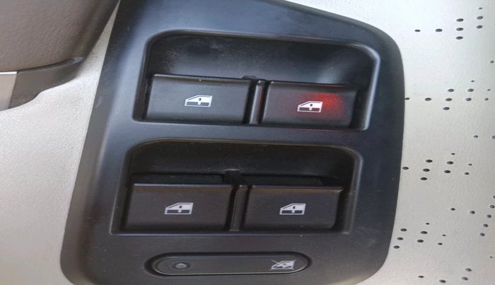 2023 Tata Safari ACCOMPLISHED PLUS 6 STR DUAL TONE, Diesel, Manual, 12,388 km, interior