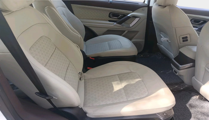 2023 Tata Safari ACCOMPLISHED PLUS 6 STR DUAL TONE, Diesel, Manual, 12,388 km, interior