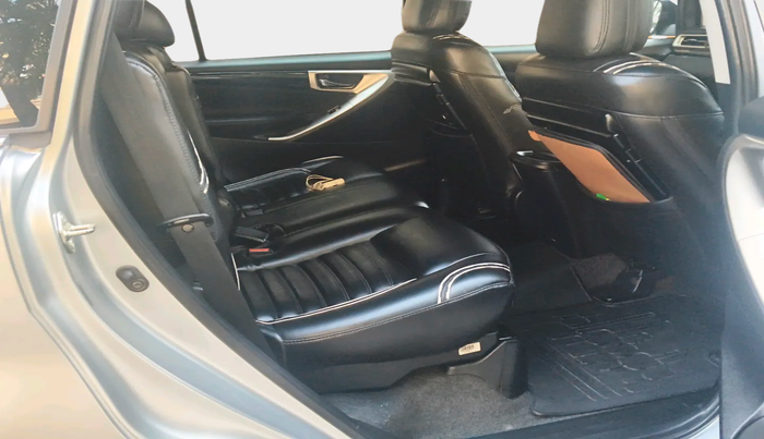 2022 Toyota Innova Crysta 2.4 VX 8 STR, Diesel, Manual, 57,593 km, interior