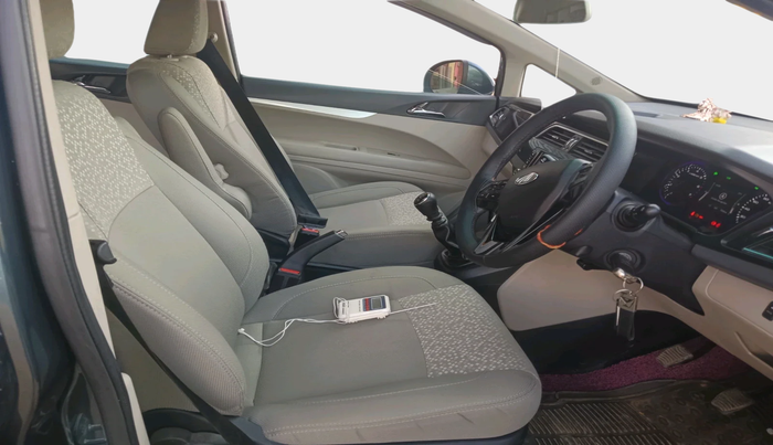 2023 Mahindra MARAZZO M 6 + 8 STR, Diesel, Manual, 7,358 km, interior