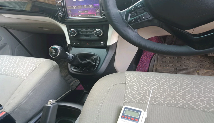 2023 Mahindra MARAZZO M 6 + 8 STR, Diesel, Manual, 7,358 km, interior