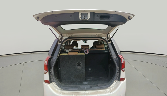 2020 Mahindra XUV500 W11, Diesel, Manual, 62,020 km, exterior