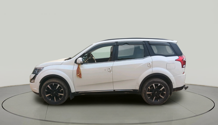 2020 Mahindra XUV500 W11, Diesel, Manual, 62,020 km, exterior