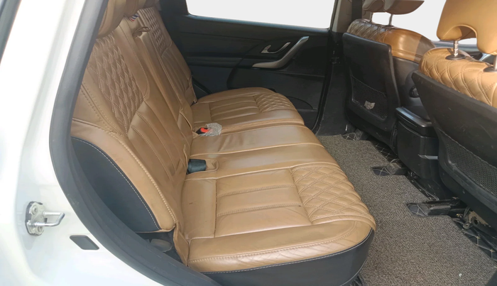 2020 Mahindra XUV500 W11, Diesel, Manual, 62,020 km, interior