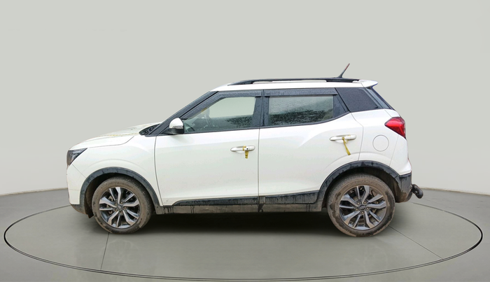 2021 Mahindra XUV300 W8 (O) 1.2 PETROL, Petrol, Manual, 27,370 km, exterior
