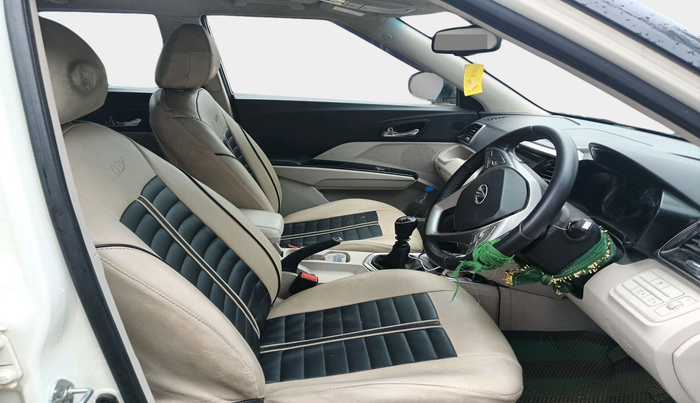 2021 Mahindra XUV300 W8 (O) 1.2 PETROL, Petrol, Manual, 27,370 km, interior