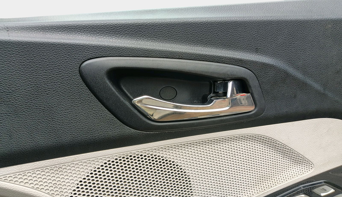 2021 Mahindra XUV300 W8 (O) 1.2 PETROL, Petrol, Manual, 27,370 km, interior