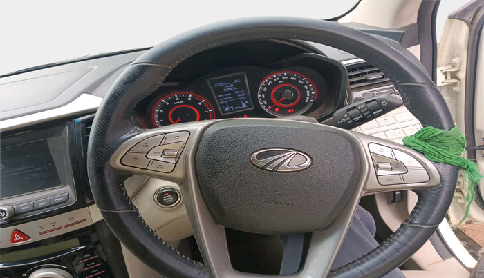 2021 Mahindra XUV300 W8 (O) 1.2 PETROL, Petrol, Manual, 27,370 km, interior