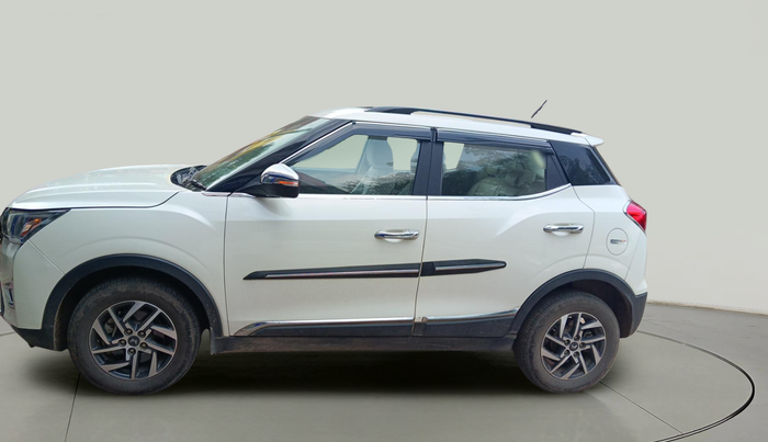 2022 Mahindra XUV300 W8 (O) 1.5 DIESEL AMT, Diesel, Automatic, 63,251 km, exterior