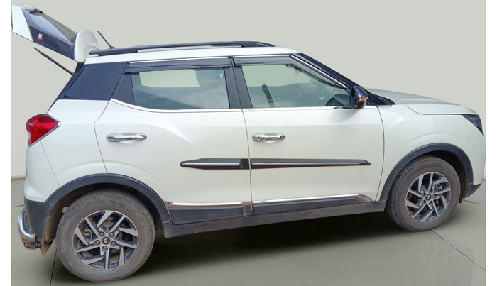 2022 Mahindra XUV300 W8 (O) 1.5 DIESEL AMT, Diesel, Automatic, 63,251 km, exterior