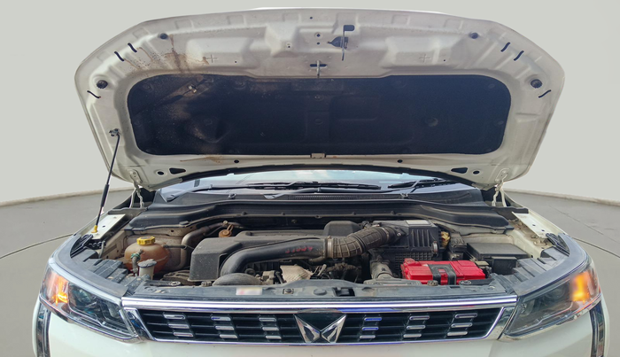 2022 Mahindra XUV300 W8 (O) 1.5 DIESEL AMT, Diesel, Automatic, 63,251 km, exterior