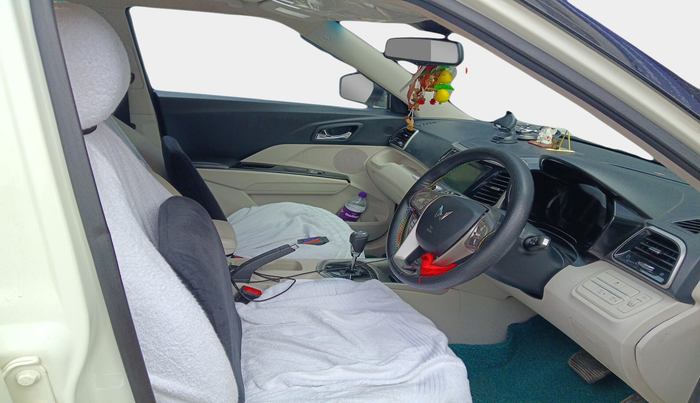 2022 Mahindra XUV300 W8 (O) 1.5 DIESEL AMT, Diesel, Automatic, 63,251 km, interior