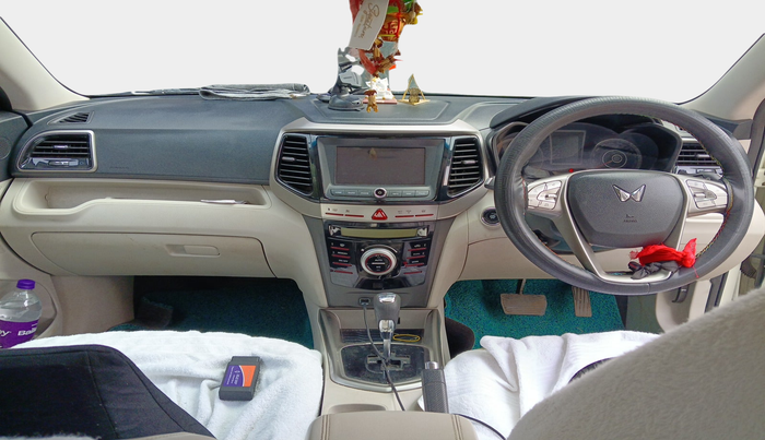 2022 Mahindra XUV300 W8 (O) 1.5 DIESEL AMT, Diesel, Automatic, 63,251 km, interior