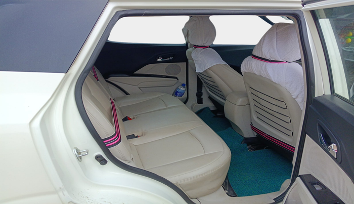 2022 Mahindra XUV300 W8 (O) 1.5 DIESEL AMT, Diesel, Automatic, 63,251 km, interior