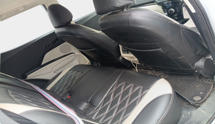 2024 Mahindra XUV 3XO MX3 1.2 L TCMPFi, Petrol, Manual, 16,831 km, interior