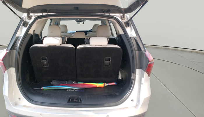 2023 Mahindra XUV700 AX 7 P MT 7 STR, Petrol, Manual, 57,787 km, exterior