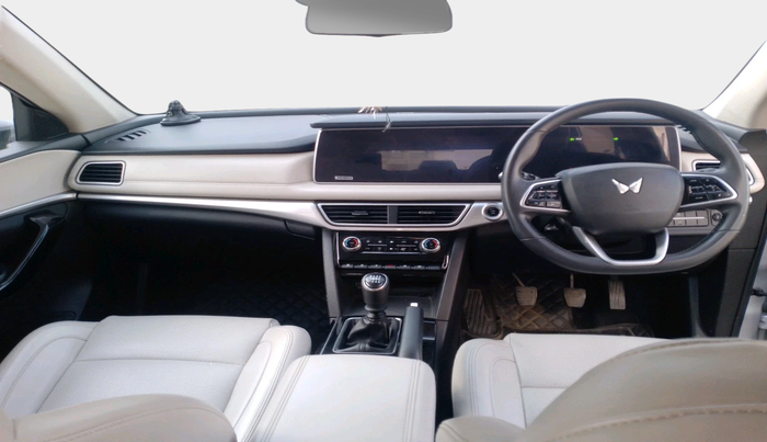 2023 Mahindra XUV700 AX 7 P MT 7 STR, Petrol, Manual, 57,787 km, interior