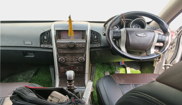 2012 Mahindra XUV500 W8, Diesel, Manual, 1,27,044 km, interior