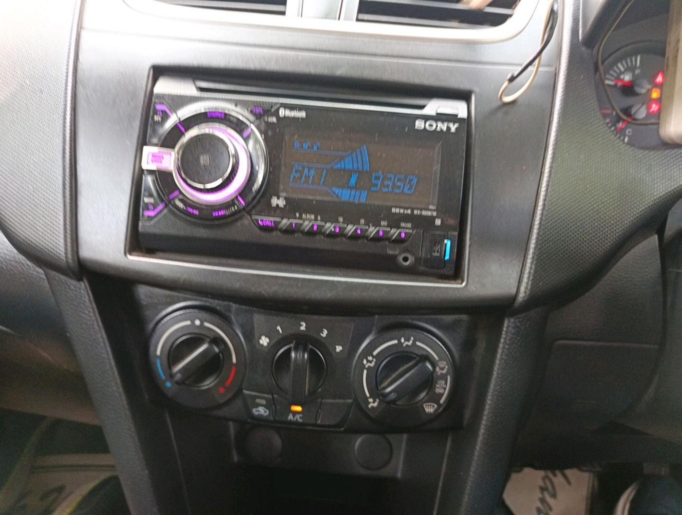 2014 Maruti Swift Dzire VXI, Petrol, Manual, 1,18,595 km, interior