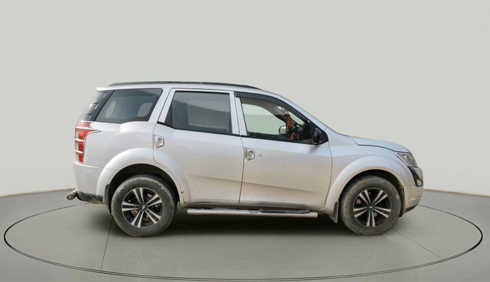 2015 Mahindra XUV500 W4, Diesel, Manual, 1,63,042 km, exterior