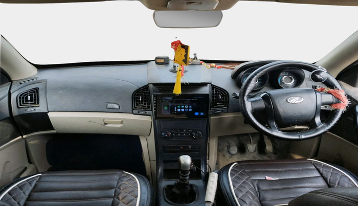 2015 Mahindra XUV500 W4, Diesel, Manual, 1,63,042 km, interior