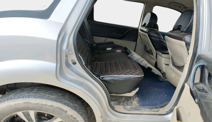 2015 Mahindra XUV500 W4, Diesel, Manual, 1,63,042 km, interior