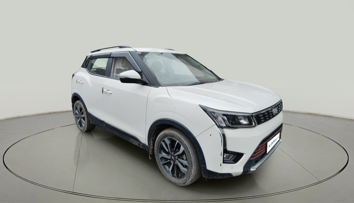 2022 Mahindra XUV300 W8 (O) 1.5 DIESEL, Diesel, Manual, 56,597 km, exterior