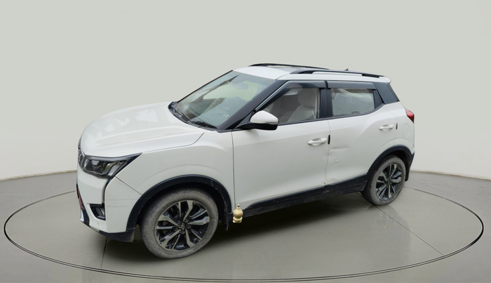 2022 Mahindra XUV300 W8 (O) 1.5 DIESEL, Diesel, Manual, 56,597 km, exterior