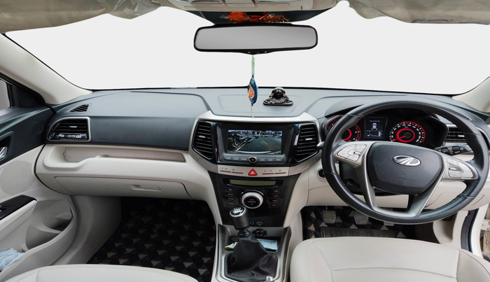 2022 Mahindra XUV300 W8 (O) 1.5 DIESEL, Diesel, Manual, 56,597 km, interior