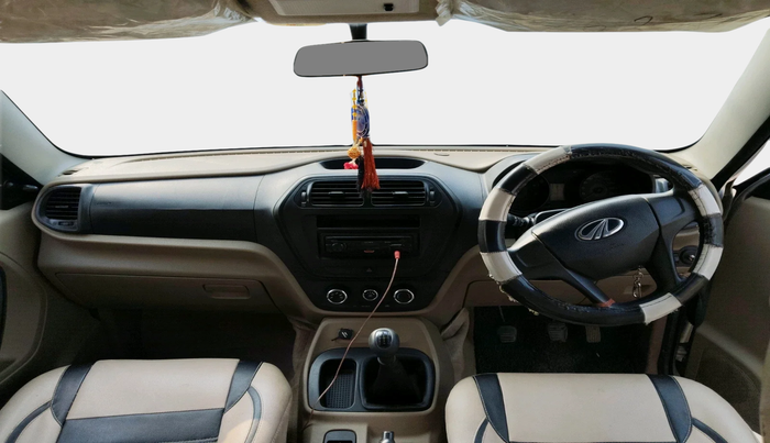 2017 Mahindra TUV300 T4 PLUS, Diesel, Manual, 86,299 km, interior