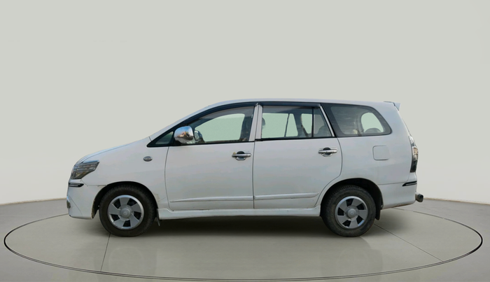 2014 Toyota Innova 2.5 GX 8 STR, Diesel, Manual, 1,78,565 km, exterior