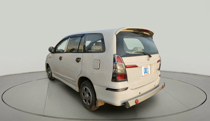 2014 Toyota Innova 2.5 GX 8 STR, Diesel, Manual, 1,78,565 km, exterior