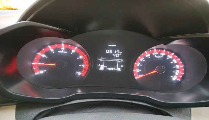 2019 Mahindra XUV300 W6 1.2 PETROL, Petrol, Manual, 74,888 km, interior