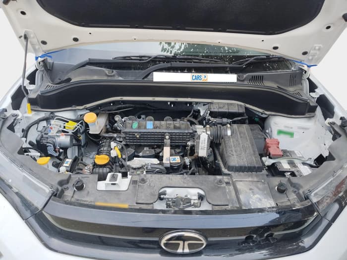 2025 Tata PUNCH ADVENTURE AMT, Petrol, Automatic, 660 km, exterior