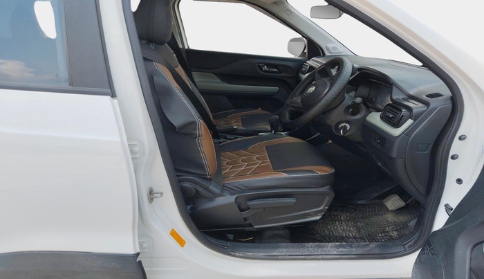 2025 Tata PUNCH ADVENTURE AMT, Petrol, Automatic, 660 km, interior