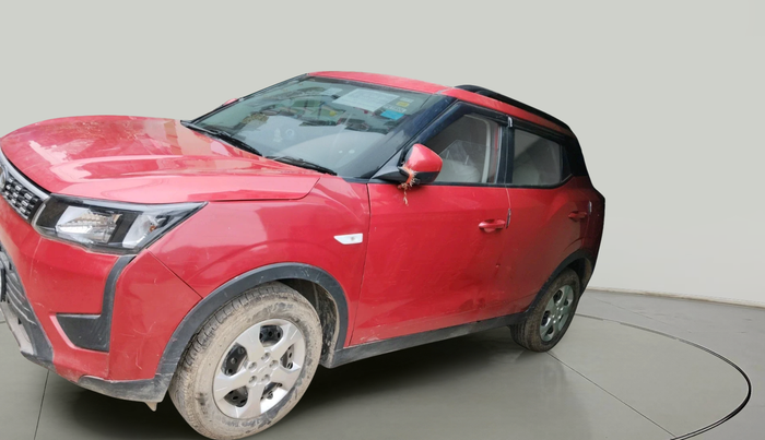 2022 Mahindra XUV300 W6 1.2 PETROL, Petrol, Manual, 6,273 km, exterior