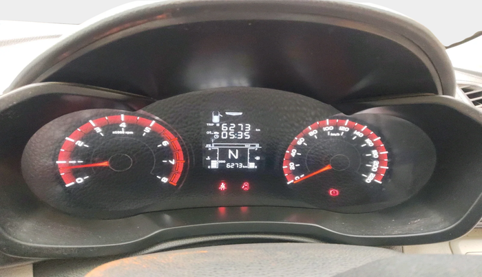 2022 Mahindra XUV300 W6 1.2 PETROL, Petrol, Manual, 6,273 km, interior
