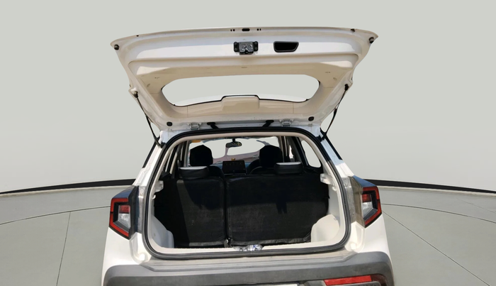 2024 Mahindra XUV 3XO MX3 1.2 L TCMPFI AT, Petrol, Automatic, 6,554 km, exterior