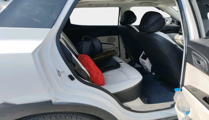 2024 Mahindra XUV 3XO MX3 1.2 L TCMPFI AT, Petrol, Automatic, 6,554 km, interior