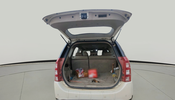 2015 Mahindra XUV500 W10, Diesel, Manual, 1,31,500 km, exterior