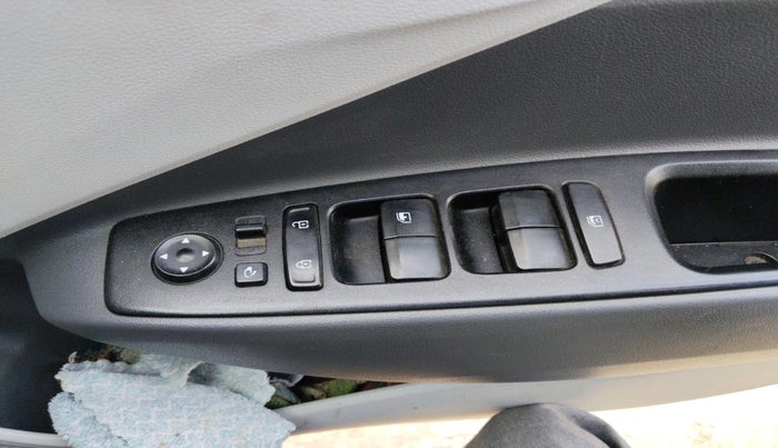 2021 Hyundai GRAND I10 NIOS SPORTZ 1.2 KAPPA VTVT, Petrol, Manual, 69,816 km, interior