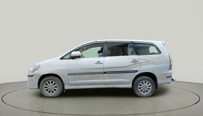 2012 Toyota Innova VX 2.5 8 STR, Diesel, Manual, 1,21,468 km, exterior