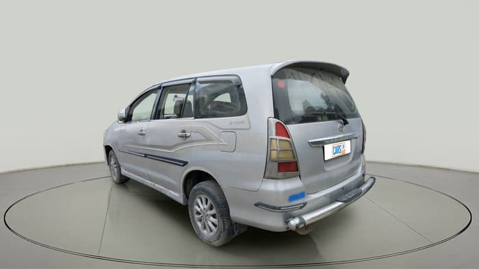 2012 Toyota Innova VX 2.5 8 STR, Diesel, Manual, 1,21,468 km, exterior