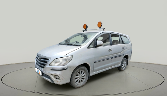 2012 Toyota Innova VX 2.5 8 STR, Diesel, Manual, 1,21,468 km, exterior