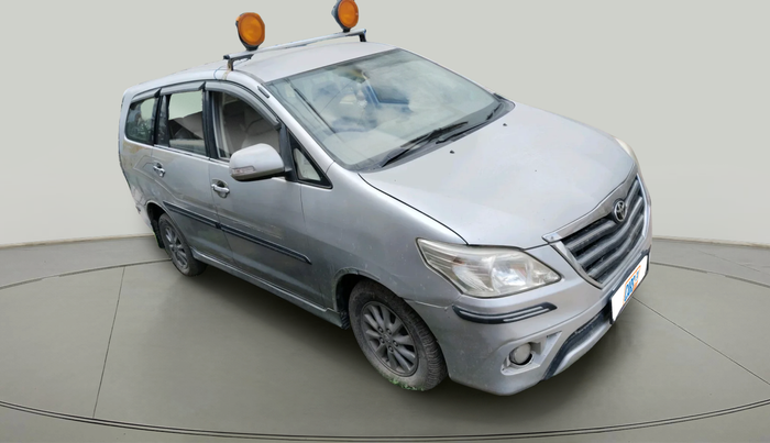 2012 Toyota Innova VX 2.5 8 STR, Diesel, Manual, 1,21,468 km, exterior