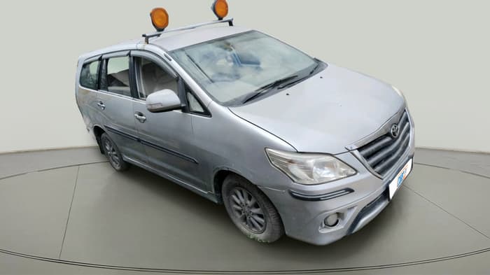 2012 Toyota Innova VX 2.5 8 STR, Diesel, Manual, 1,21,468 km, exterior