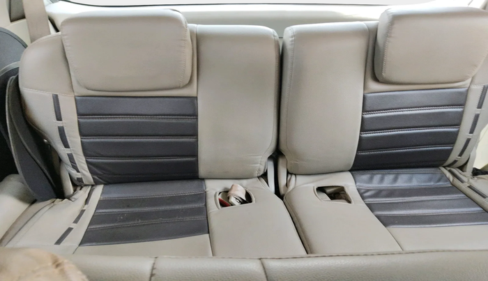 2012 Toyota Innova VX 2.5 8 STR, Diesel, Manual, 1,21,468 km, interior