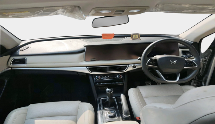 2022 Mahindra XUV700 AX 7 P MT 7 STR, Petrol, Manual, 35,166 km, interior