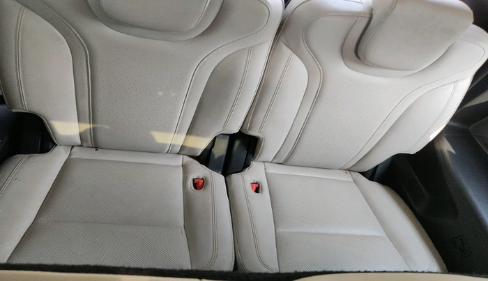 2022 Mahindra XUV700 AX 7 P MT 7 STR, Petrol, Manual, 35,166 km, interior